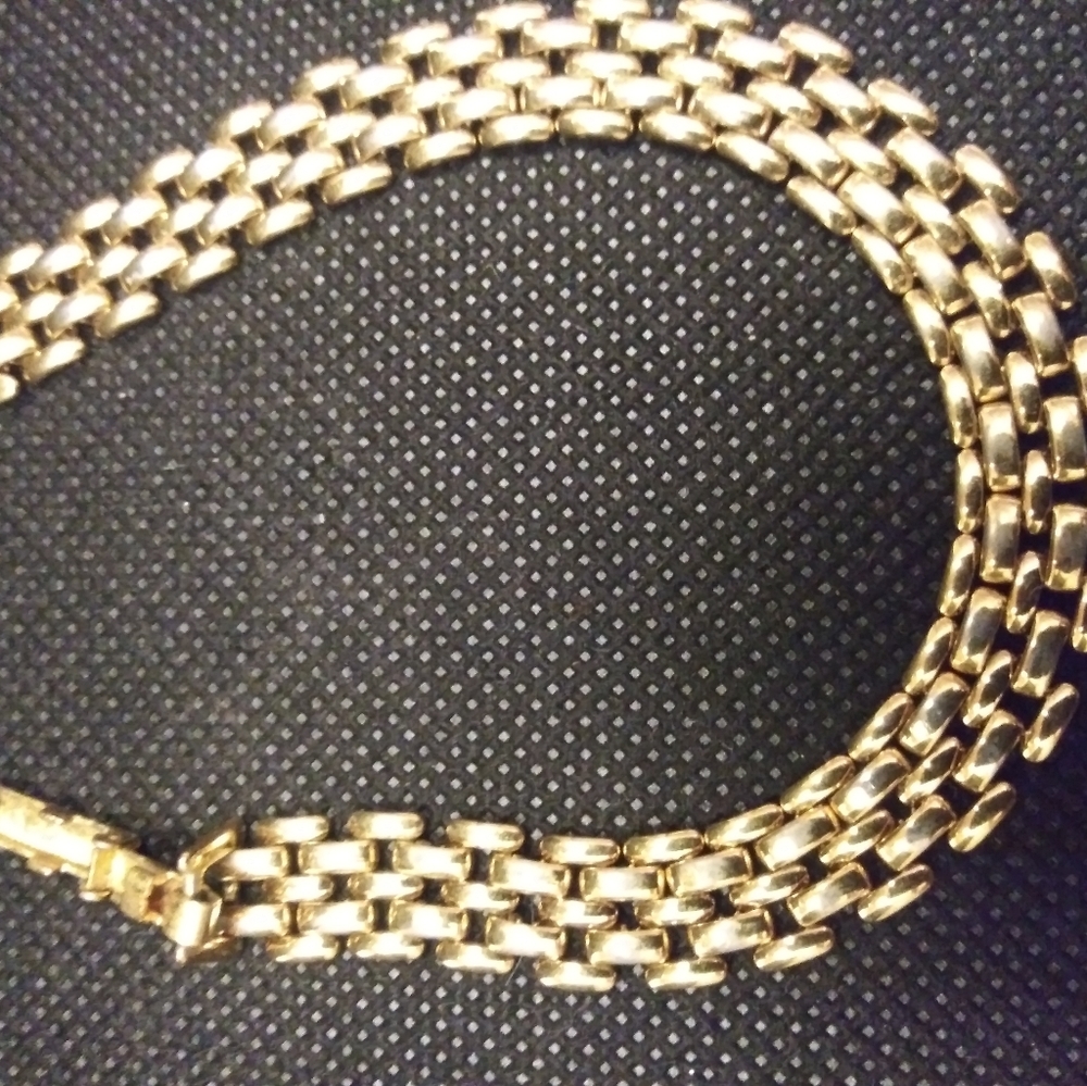 Goldtone Braclet - Picture 4 of 6